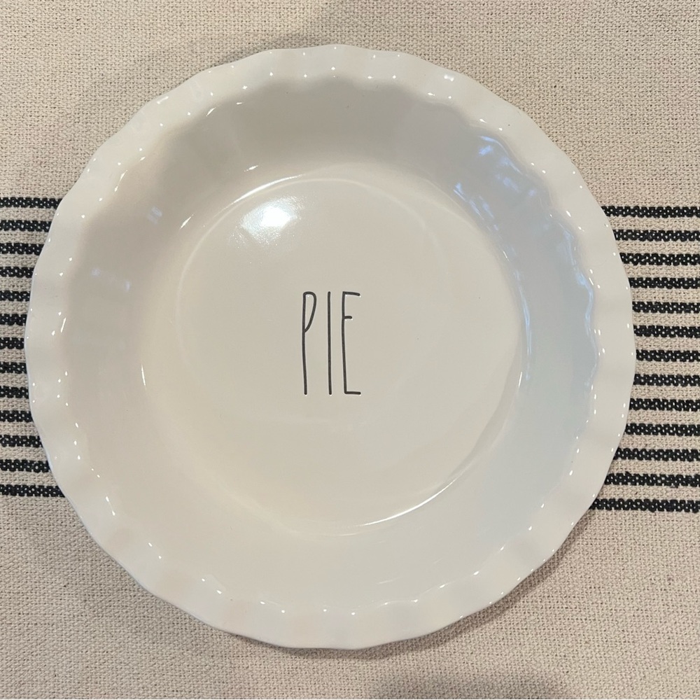 Rae Dunn By Magenta PIE Plate Dish 10" Farmhouse Scalloped Edge